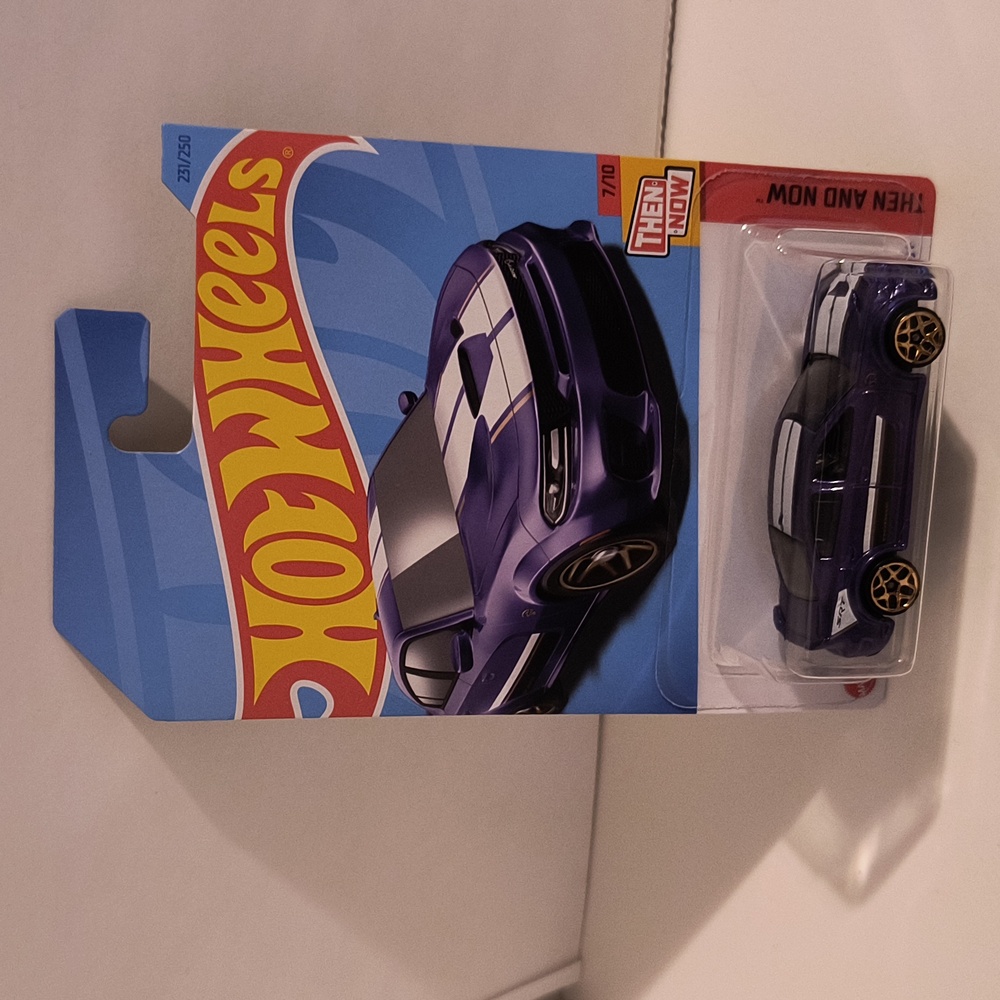 D1   Hot Wheels 2020 Dodge Charger Hellcat   with shipping protector